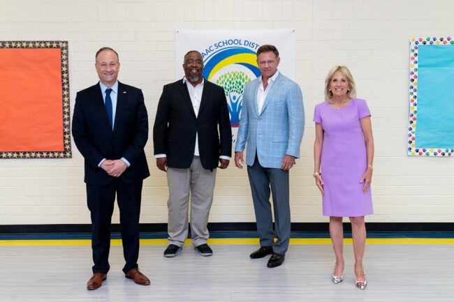 FLOTUS_Group_Picture_Featured